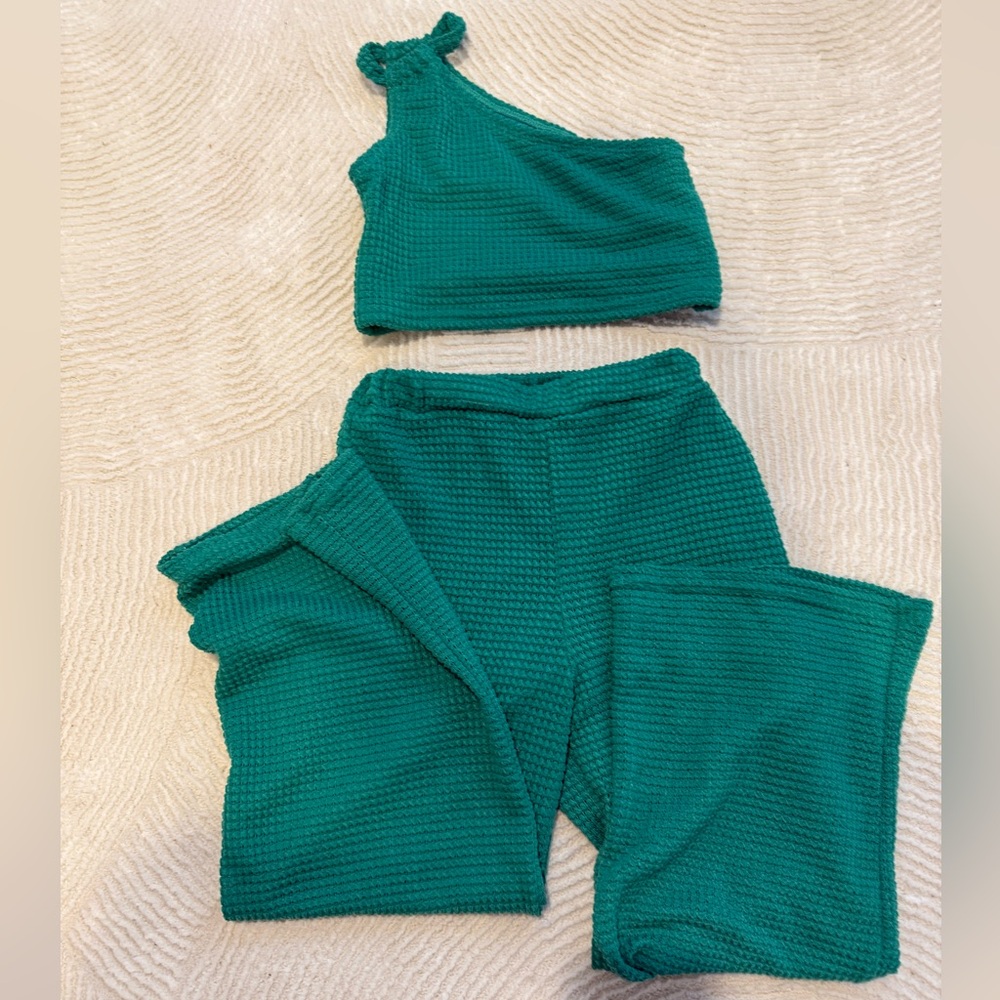 Two piece set